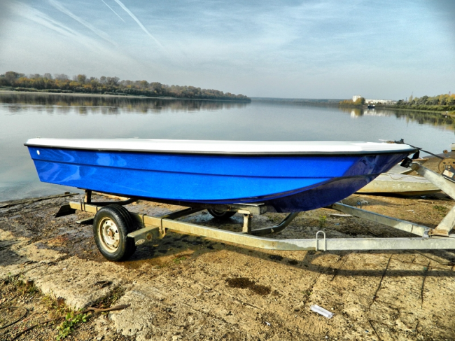 Wyatboat 430 (стеклопластиковый тримаран)