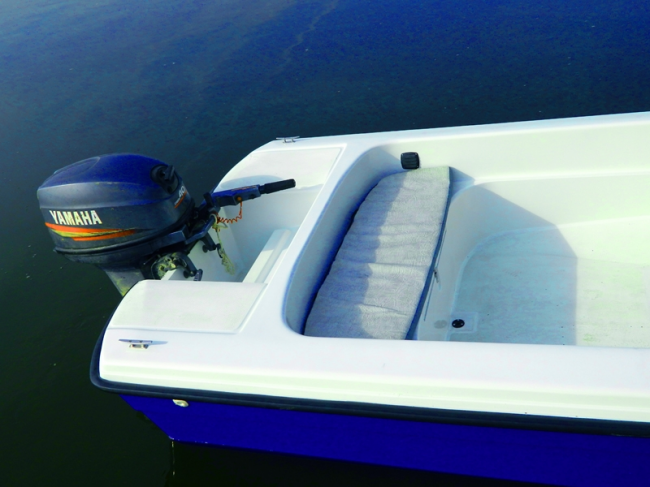 Wyatboat 430 (стеклопластиковый тримаран)