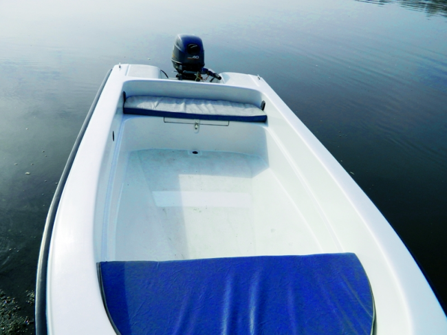 Wyatboat 430 (стеклопластиковый тримаран)