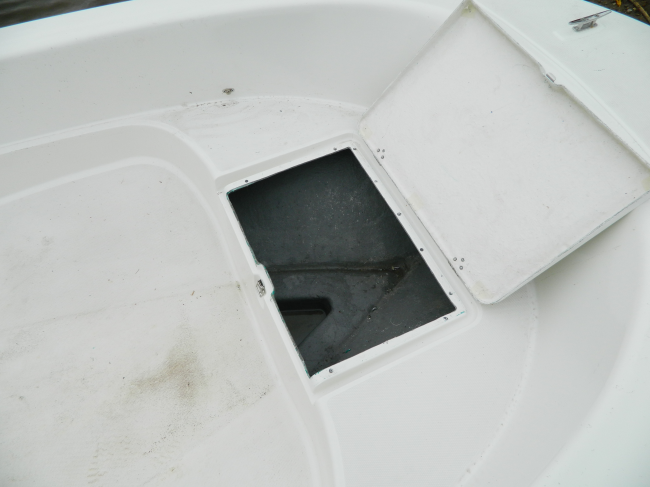 Wyatboat 430C (стеклопластиковый тримаран)