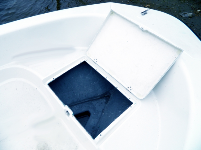 Wyatboat 430C (стеклопластиковый тримаран)